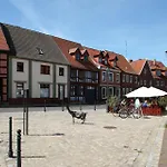 Unter Den Kiefern 109 Og * Röbel